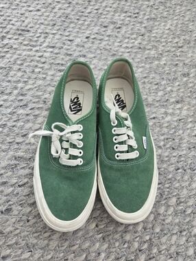 Vans Green Suede Low-Top Sneakers with Cream Laces